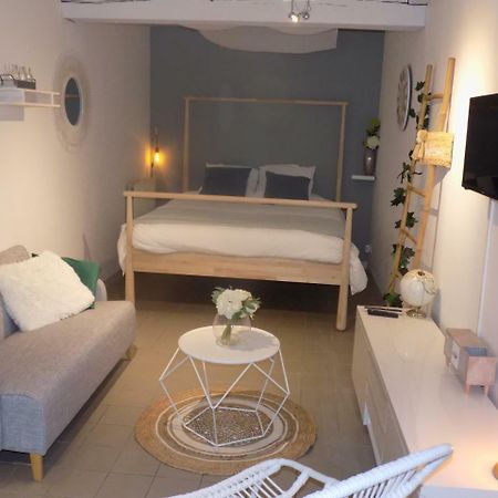 Charmant Studio A Colombages Морле Екстериор снимка